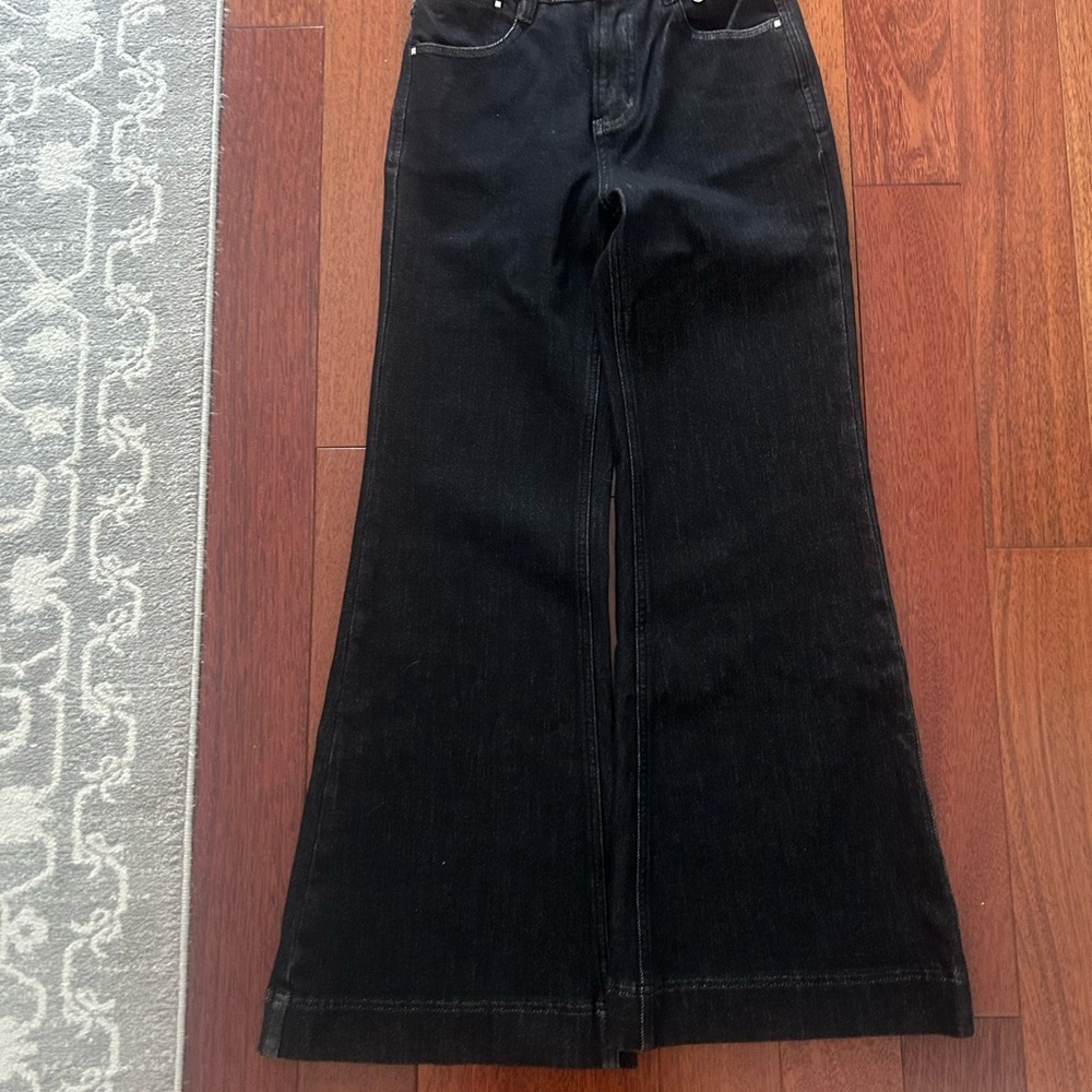 Classic Black Flared Women's Jeans